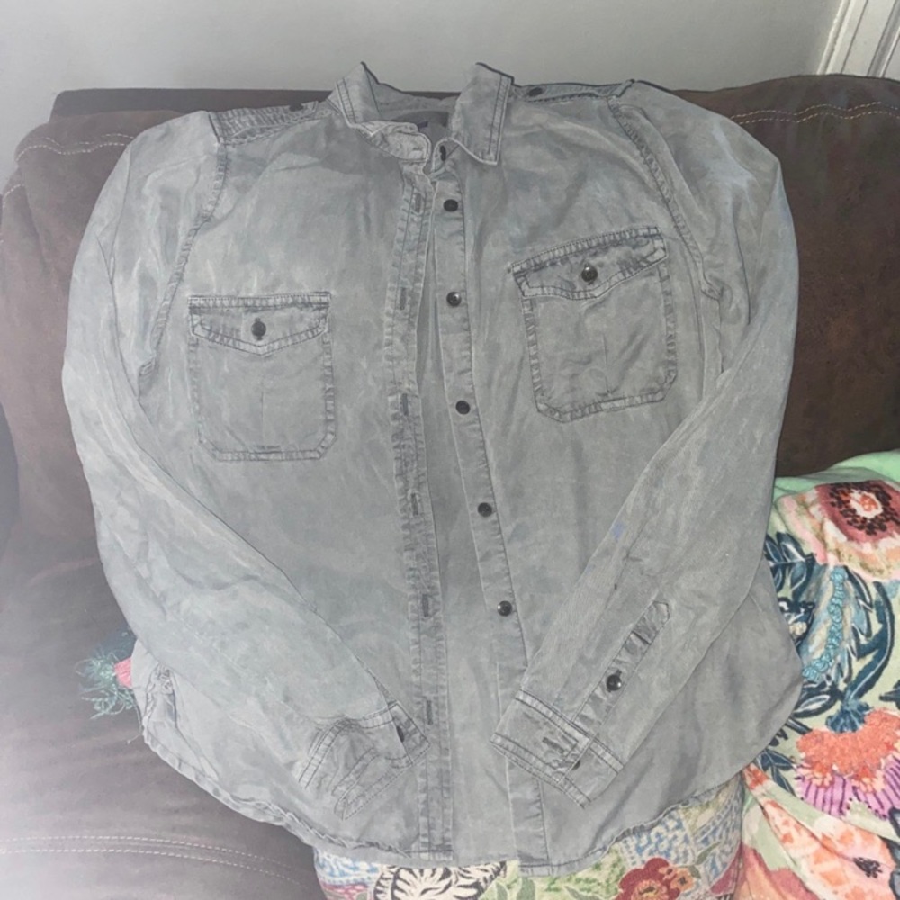 Universal thread button shirt